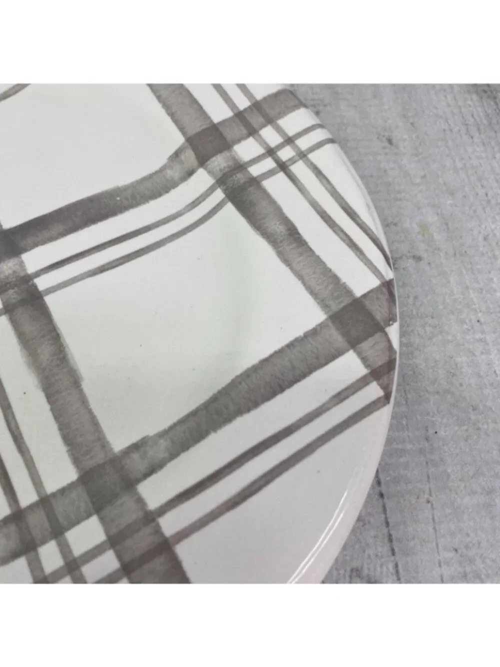 Pier 1 LINEN CHECK Gray Check Plaid Ironstone Round 9